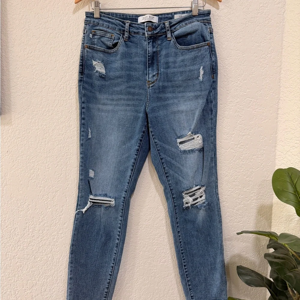 Judy Blue Distressed Blue Women's Jeans size 11/30 - Picture 2 of 8